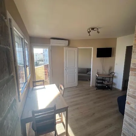Charmant Studio Cabin Avec Piscine. 아파트 *