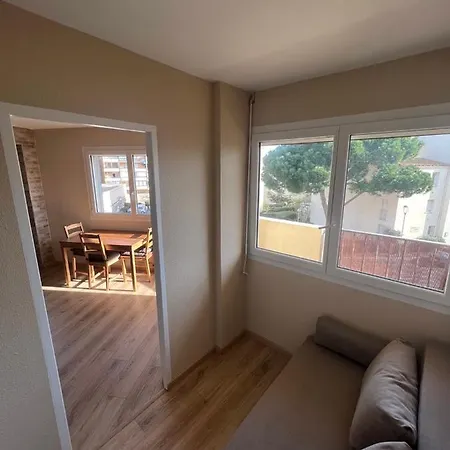 Charmant Studio Cabin Avec Piscine. 아파트 *