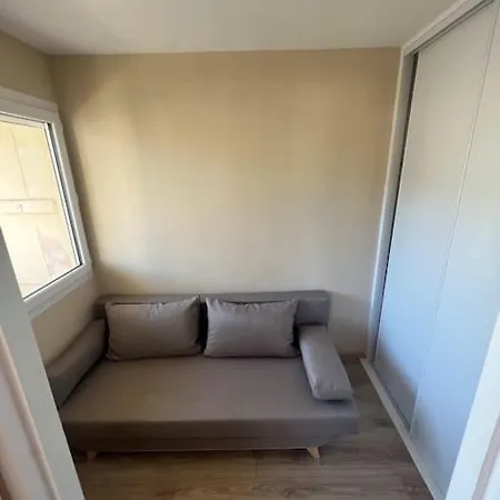 아파트 Charmant Studio Cabin Avec Piscine. 아그